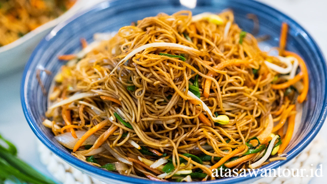 Mie Goreng Oriental: Menyelami Lezatnya Chow Mein Klasik